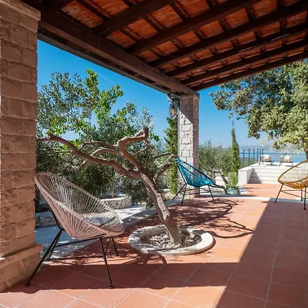 Olive Park House Brac *