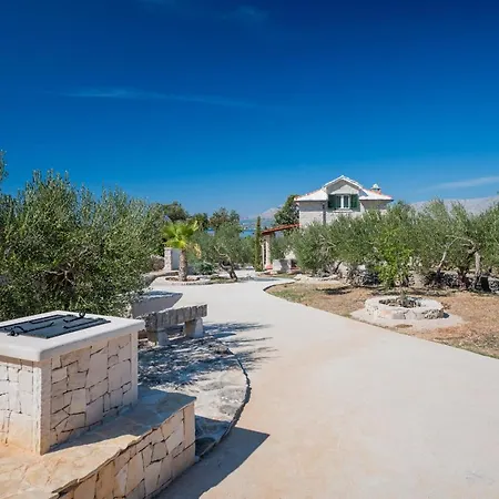 Prázdninový dům Olive Park House Brac