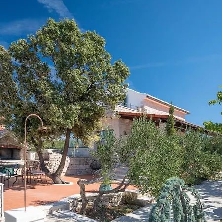 Holiday home Olive Park House Brac Povlja (Brac)