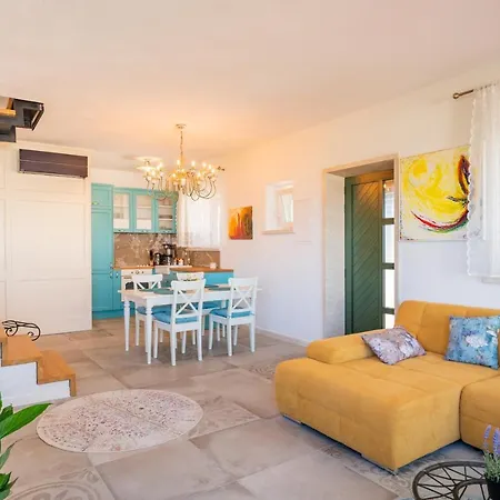 Olive Park House Brac