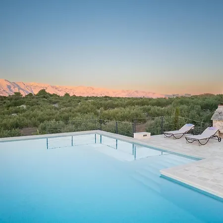 Olive Park House Brac Hébergement de vacances *