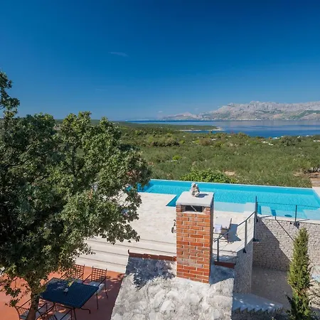 Olive Park House Brac Hébergement de vacances *