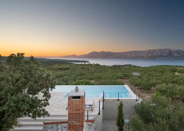 Olive Park House Brac *