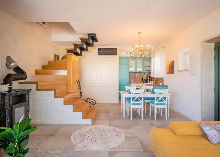 Olive Park House Brac 포블랴